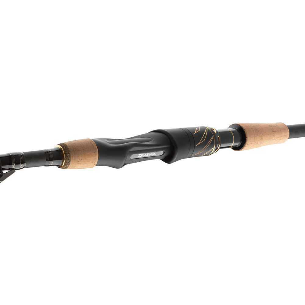 Daiwa Morethan Shad Attack 24 (Spinning) bij snoekenbaars.nl