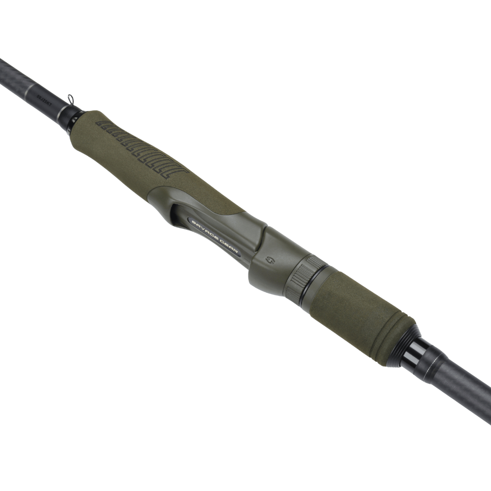 Savage Gear Revenge SG4 Medium Game Travel 2nd Gen bij snoekenbaars.nl